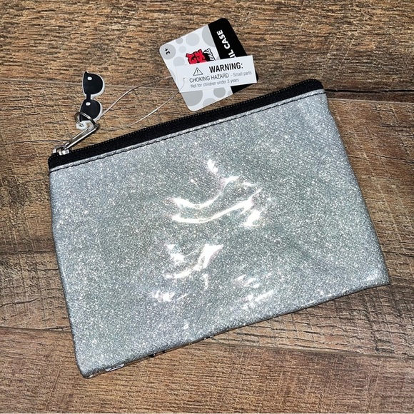 Mickey Mouse & Friends Pencil Case - Picture 6 of 12